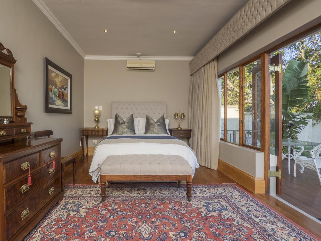 Madison Manor Boutique Hotel クニスナ エクステリア 写真